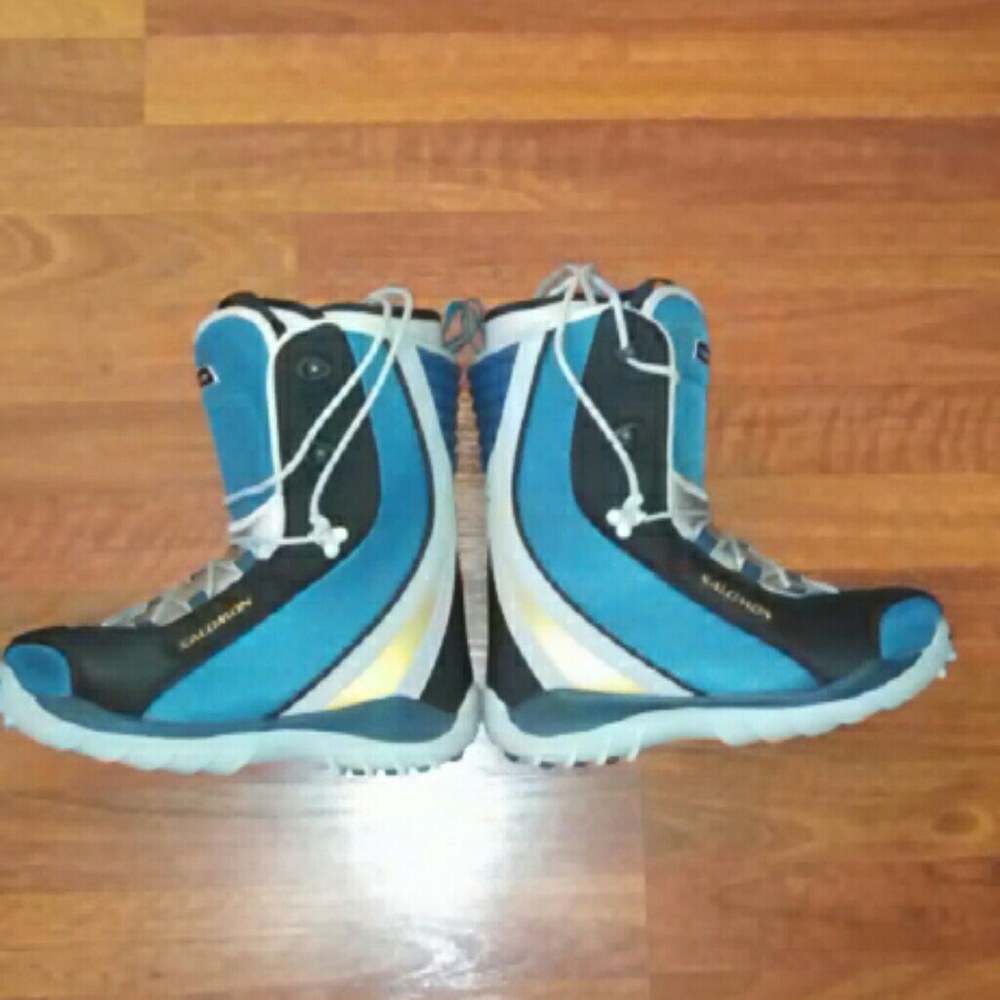 *SOLD* Vintage Unisex Salomon Defcon Snowboard Boots - Picture 4 of 4